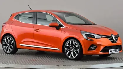 Używany Renault Clio V SE 90 KM (66 kW) 2022 Pomarańczowy Hatchback