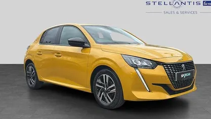 Used Peugeot 208 Active+ 75 HP (55 kW) 2023 Yellow Hatchback