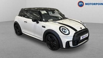 Używany Mini Cooper Hatch 136 KM (100 kW) 2023 Biały Hatchback