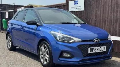 Used Hyundai i20 84 HP (61 kW) 2019 Blue Hatchback