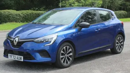 Used Renault Clio Evolution 90 HP (66 kW) 2022 Blue Hatchback