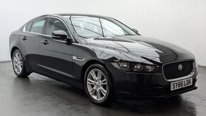 Used Jaguar XE Prestige 240 HP (176 kW) 2016 Black Sedan