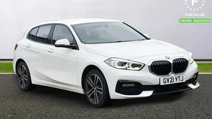 Used BMW 118 Sport Line 136 HP (100 kW) 2021 White Hatchback