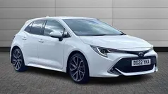 Pure white Used 2022 Toyota Corolla Hatchback | £19,695 (Fair price)