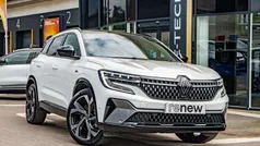White Used 2024 Renault Austral Iconic Esprit Alpine SUV | £27,495 (Fair price)