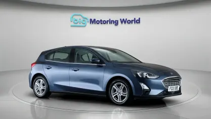 Used Ford Focus Zetec 120 HP (88 kW) 2021 Blue Hatchback