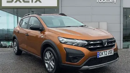 Used Dacia Sandero Essentiel 91 HP (66 kW) 2022 Orange Hatchback
