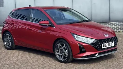 New Hyundai i20 Ultimate 101 HP (74 kW) 2025 Red Hatchback