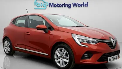 Używany Renault Clio V Play 101 KM (74 kW) 2020 Czerwony Hatchback