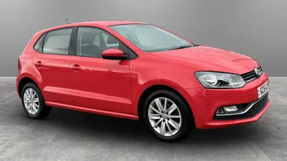 Used VW Polo SE 75 HP (55 kW) 2015 Red Hatchback