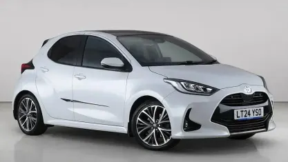 Used Toyota Yaris 116 HP (85 kW) 2024 White Hatchback