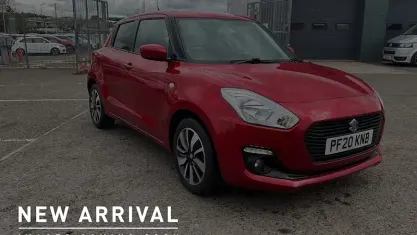 Usado Suzuki Swift SZ-T 90 HP (66 kW) 2020 Vermelho Citadino