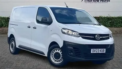 Used Vauxhall Vivaro S 101 HP (74 kW) 2023 White MPV