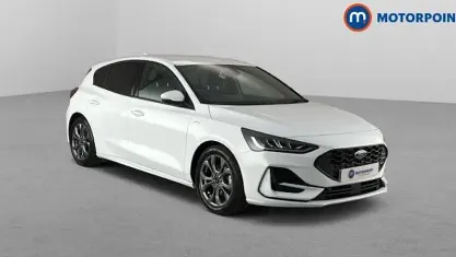 Used Ford Focus ST-Line 125 HP (91 kW) 2024 White Hatchback