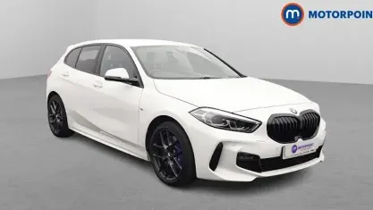 Begagnad BMW 118 M Sport 136 HK (100 kW) 2024 Halvkombi