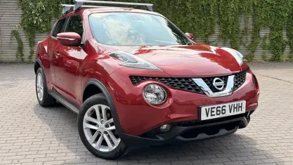 Used Nissan Juke N-Connecta 110 HP (80 kW) 2016 Red SUV