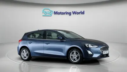 Used Ford Focus Zetec 125 HP (91 kW) 2021 Blue Hatchback