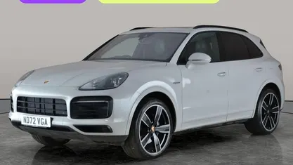 Grey Used 2022 Porsche Cayenne Platinum Edition SUV | £56,161 (Super price)