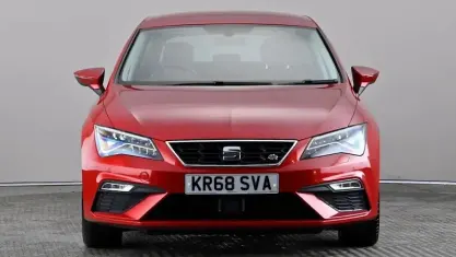 Używany Seat Leon FR Sport 150 KM (110 kW) 2018 Czerwony Hatchback