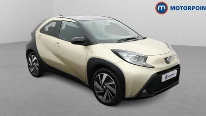 Used Toyota Aygo X 72 HP (52 kW) 2024 Beige SUV