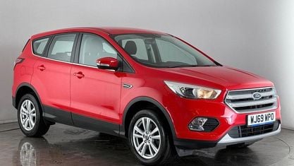 Begagnad Ford Kuga Zetec 150 HK (110 kW) 2019 Röd SUV