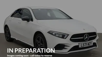 Begagnad Mercedes A250 AMG line 218 HK (160 kW) 2021 Vit Sedan