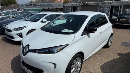 Used Renault Zoe Dynamique 64 kW (88 HP) 2016 Hatchback
