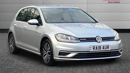 Used 2018 VW Golf VII SE Hatchback | £10,500 (Fair price)
