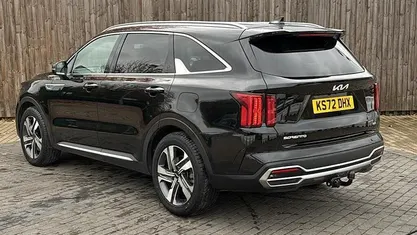 Black Used 2022 Kia Sorento SUV | £24,299 (Fair price)