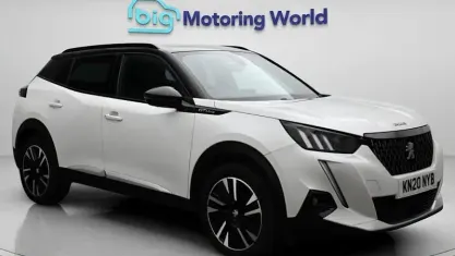 Usado Peugeot 2008 GT-line 129 HP (94 kW) 2020 Branco SUV