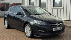 Used 2015 Vauxhall Astra Excite Hatchback | £4,000 (Fair price)
