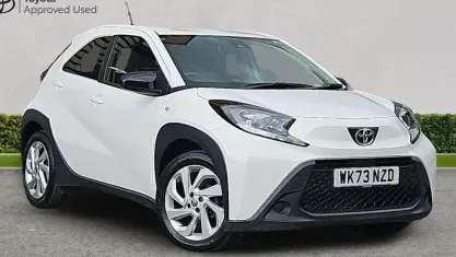 Used Toyota Aygo X PURE 72 HP (52 kW) 2024 White SUV
