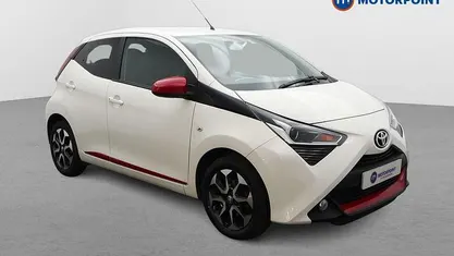 Used Toyota Aygo Trend 72 HP (52 kW) 2019 White Hatchback