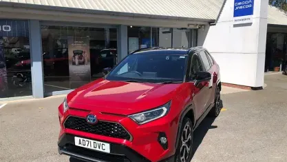 Usado Toyota RAV4 306 HP (225 kW) 2022 SUV