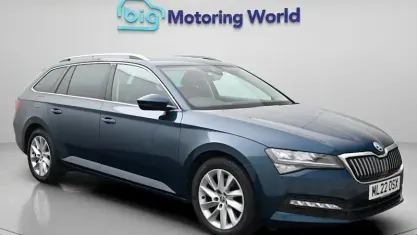 Gebraucht Skoda Superb SE Technology 150 PS (110 kW) 2022 Blau Kombi