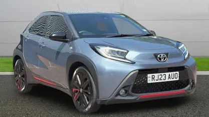 Used Toyota Aygo X 72 HP (52 kW) 2023 Grey SUV
