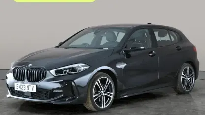 Usado BMW 118 M Sport 136 CV (100 kW) 2023 Negro Utilitario