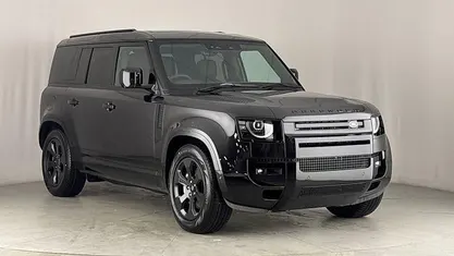 New 2025 Land Rover Defender SE Dynamic Estate | £76,832 (Good price)