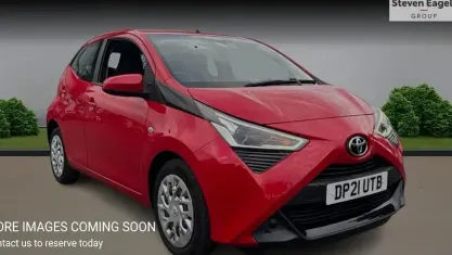 Used Toyota Aygo X-play 72 HP (52 kW) 2021 Hatchback