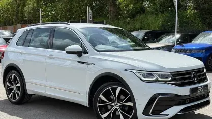 Begagnad VW Tiguan R-line 150 HK (110 kW) 2023 Vit SUV