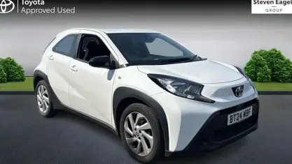 Used Toyota Aygo X PURE 72 HP (52 kW) 2024 White SUV