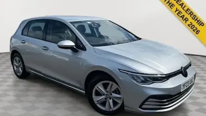 Usado VW Golf VIII Life 131 HP (96 kW) 2023 Prateado Citadino