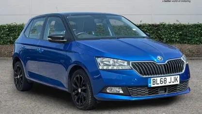 Used Skoda Fabia Colour Edition 75 HP (55 kW) 2018 Blue Hatchback