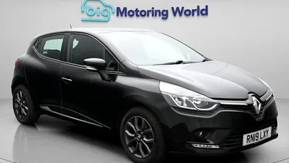 Used Renault Clio IV Play 76 HP (55 kW) 2019 Black Hatchback