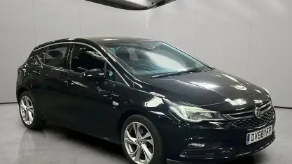 Used Vauxhall Astra SRi 200 HP (147 kW) 2018 Black Hatchback
