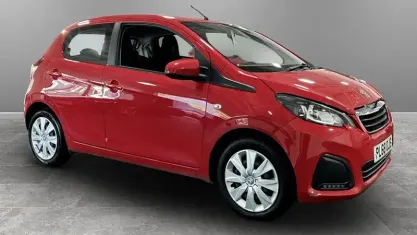 Used Peugeot 108 Active 72 HP (52 kW) 2019 Red Hatchback