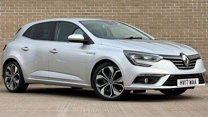 Begagnad Renault Mégane IV Signature 131 HK (96 kW) 2017 Silver Halvkombi