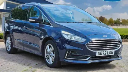Used Ford S-MAX Titanium 190 HP (139 kW) 2022 Blue MPV