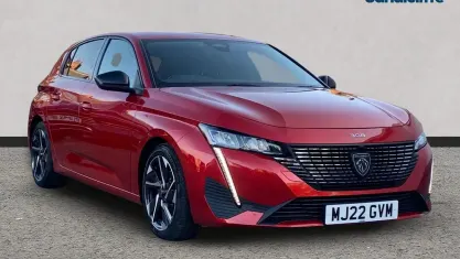 Used Peugeot 308 Allure Premium 131 HP (96 kW) 2022 Red Hatchback