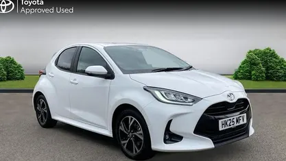 Usado Toyota Yaris Hybrid Design 116 HP (85 kW) 2025 Branco Citadino